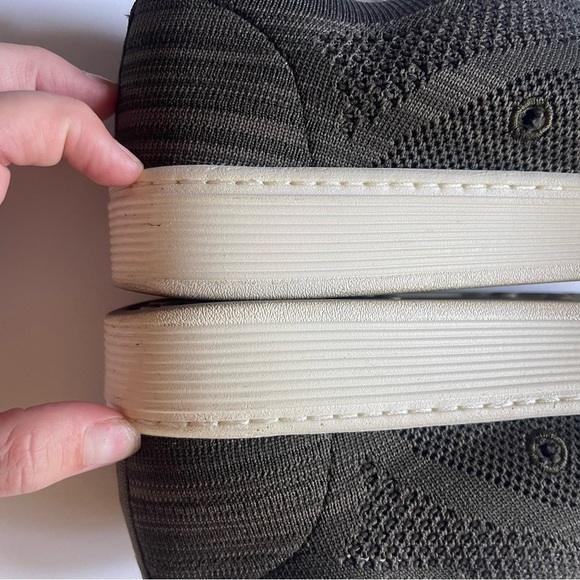 Sofft Army Green Lightweight Somers Knit Mesh Lace Up Sneaker Size 10M - Picture 6 of 10